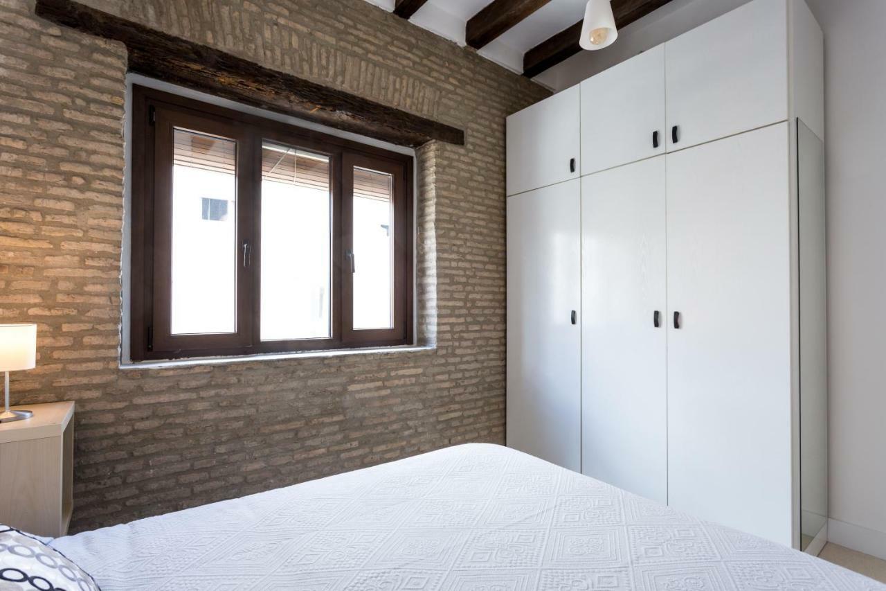 Almazen Apartamentos, Arrayan 23 Севилья Экстерьер фото