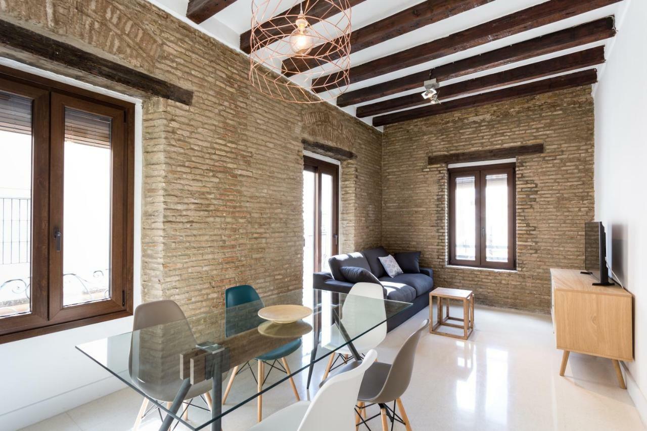 Almazen Apartamentos, Arrayan 23 Севилья Экстерьер фото