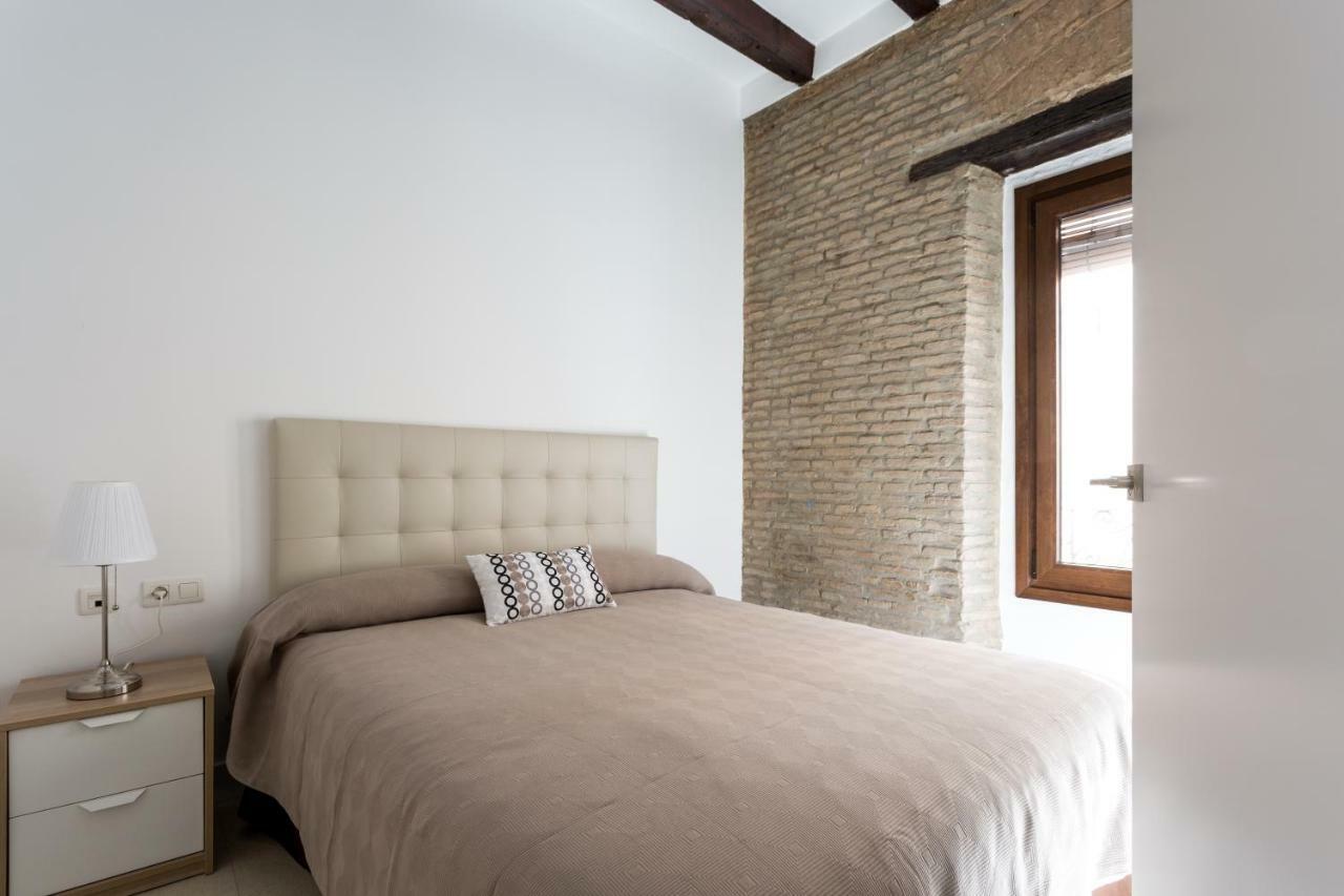 Almazen Apartamentos, Arrayan 23 Севилья Экстерьер фото