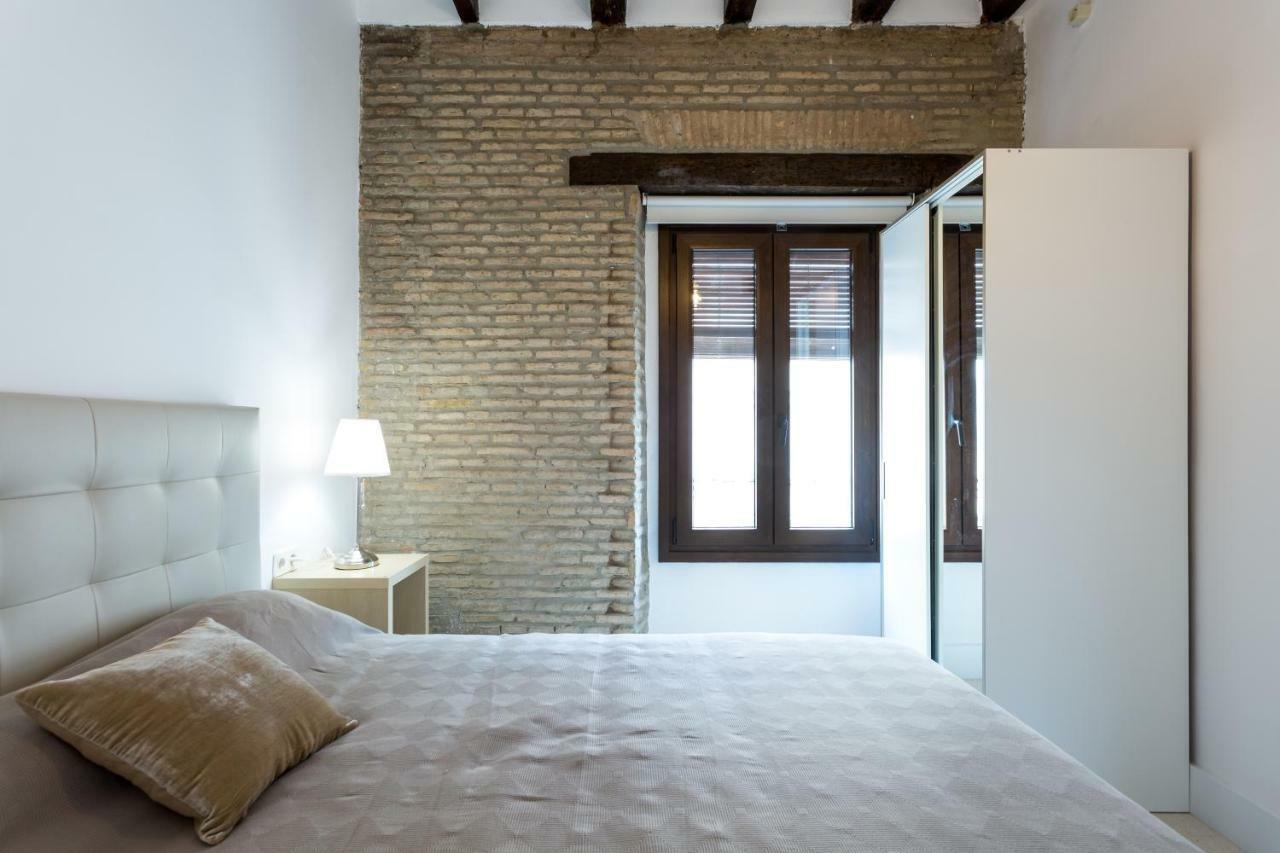 Almazen Apartamentos, Arrayan 23 Севилья Экстерьер фото