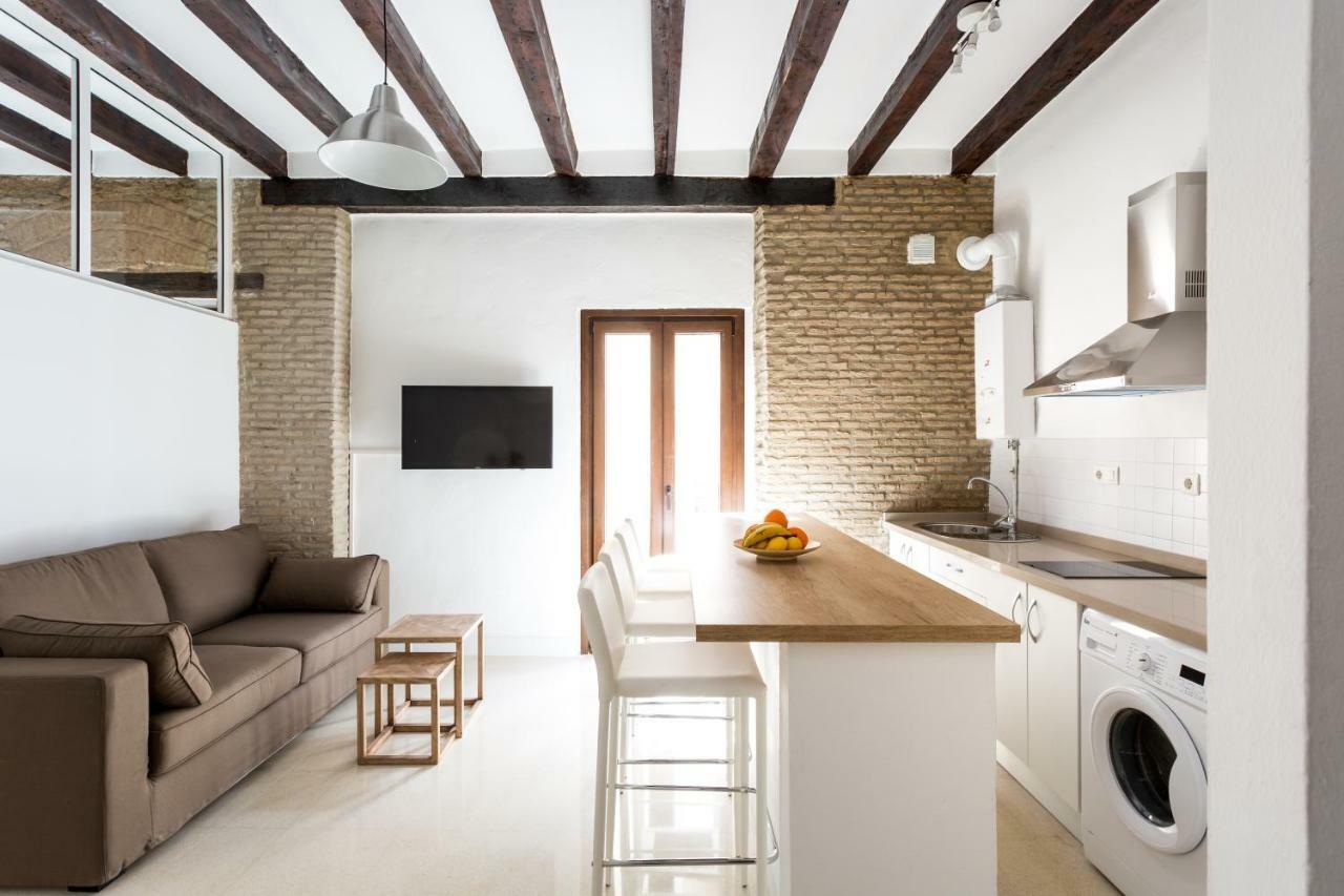 Almazen Apartamentos, Arrayan 23 Севилья Экстерьер фото