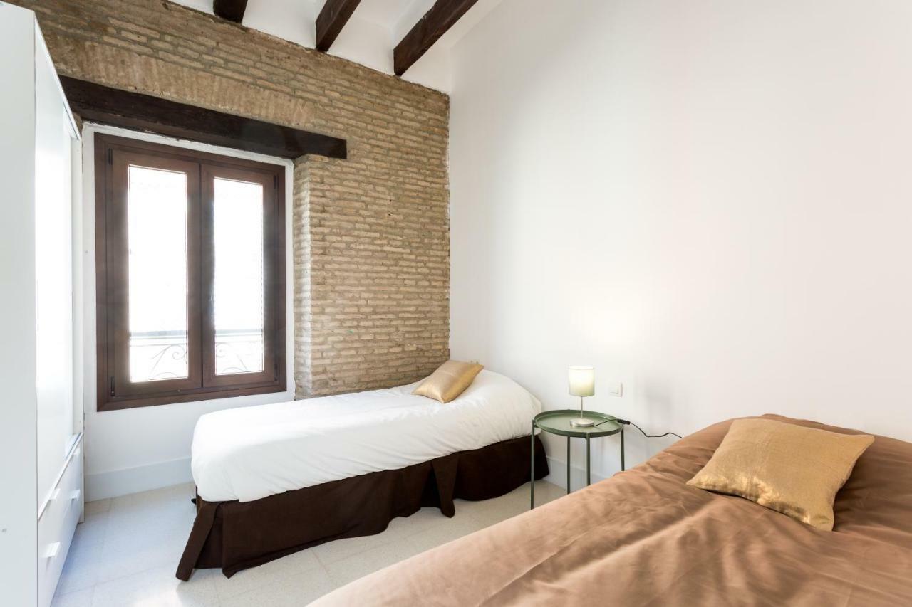 Almazen Apartamentos, Arrayan 23 Севилья Экстерьер фото