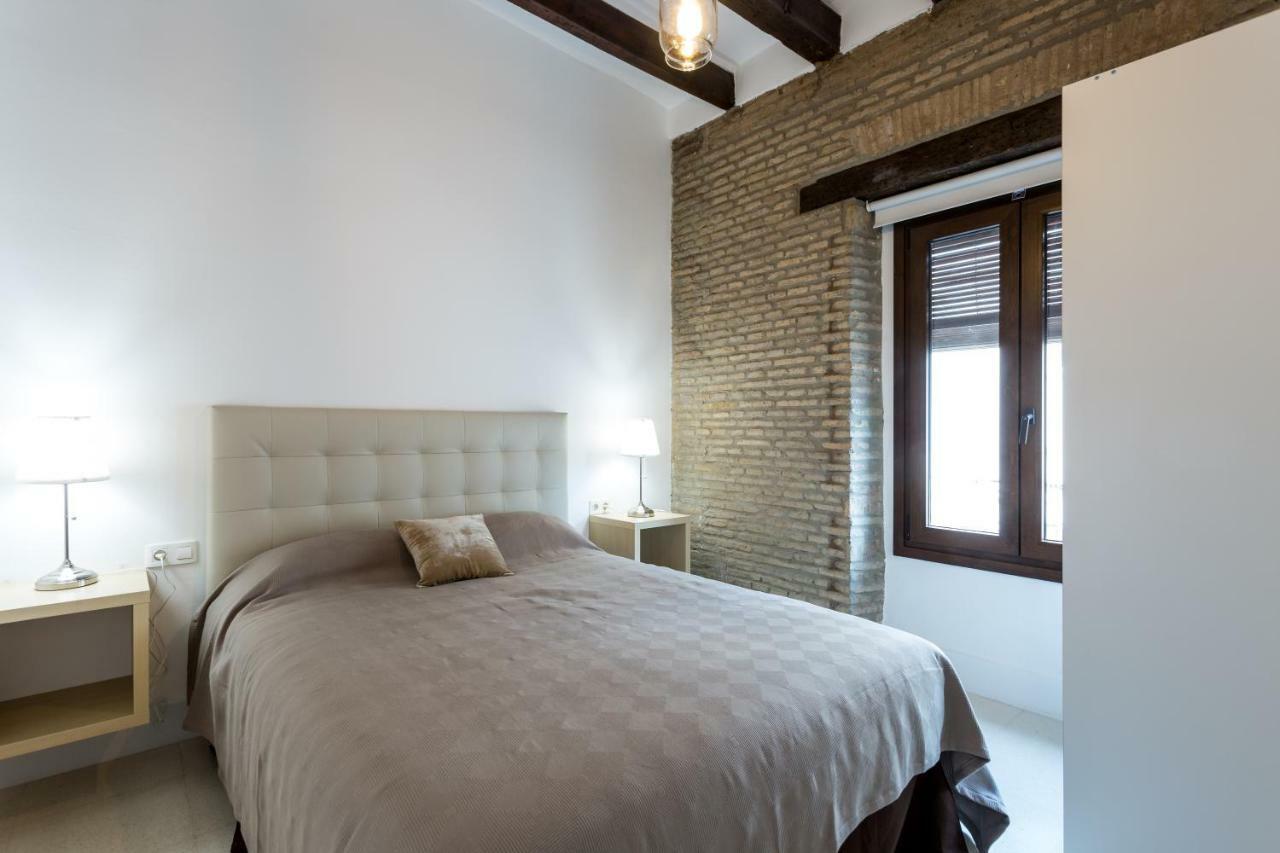 Almazen Apartamentos, Arrayan 23 Севилья Экстерьер фото