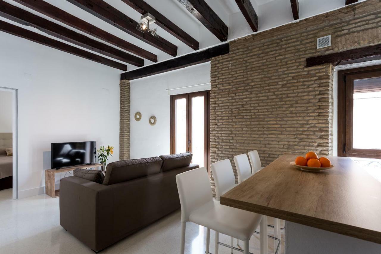 Almazen Apartamentos, Arrayan 23 Севилья Экстерьер фото