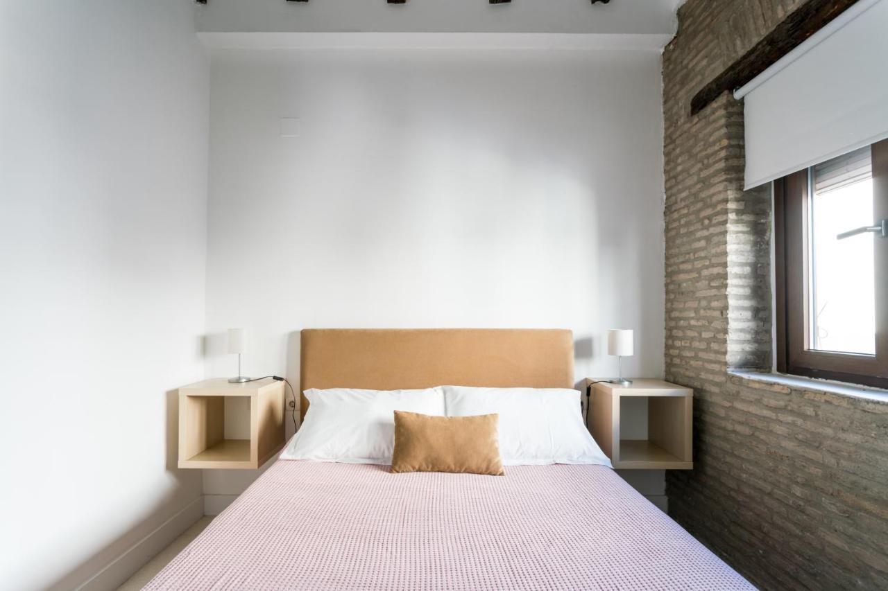 Almazen Apartamentos, Arrayan 23 Севилья Экстерьер фото